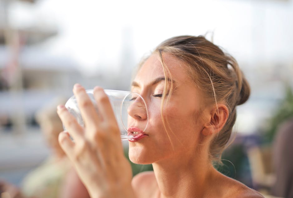 gesundheitliche Vorteile von viel Wasser trinken
